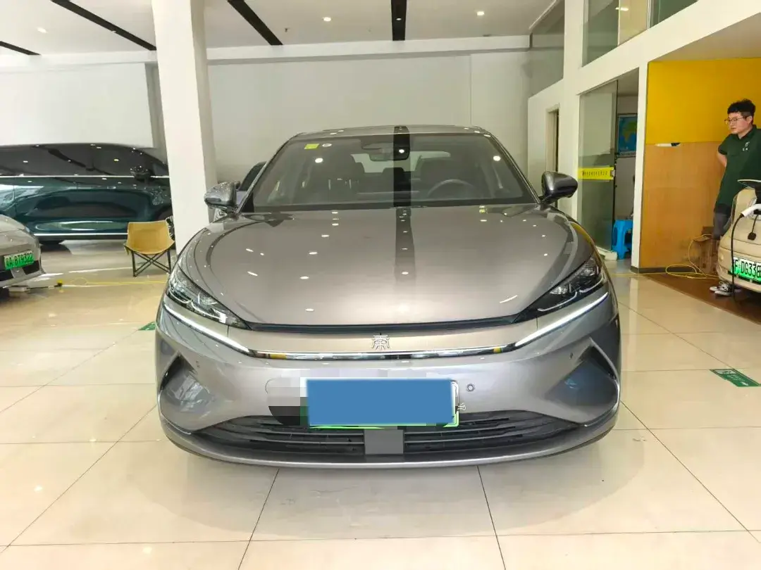 2025 BYD QINL thumbnail 2