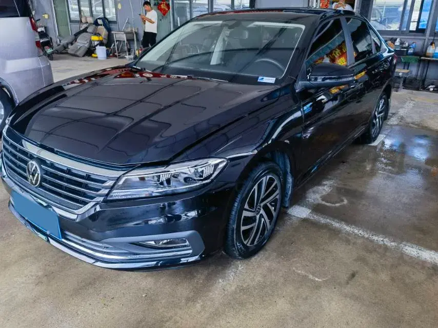 2021 VOLKSWAGEN LAVIDA view 1