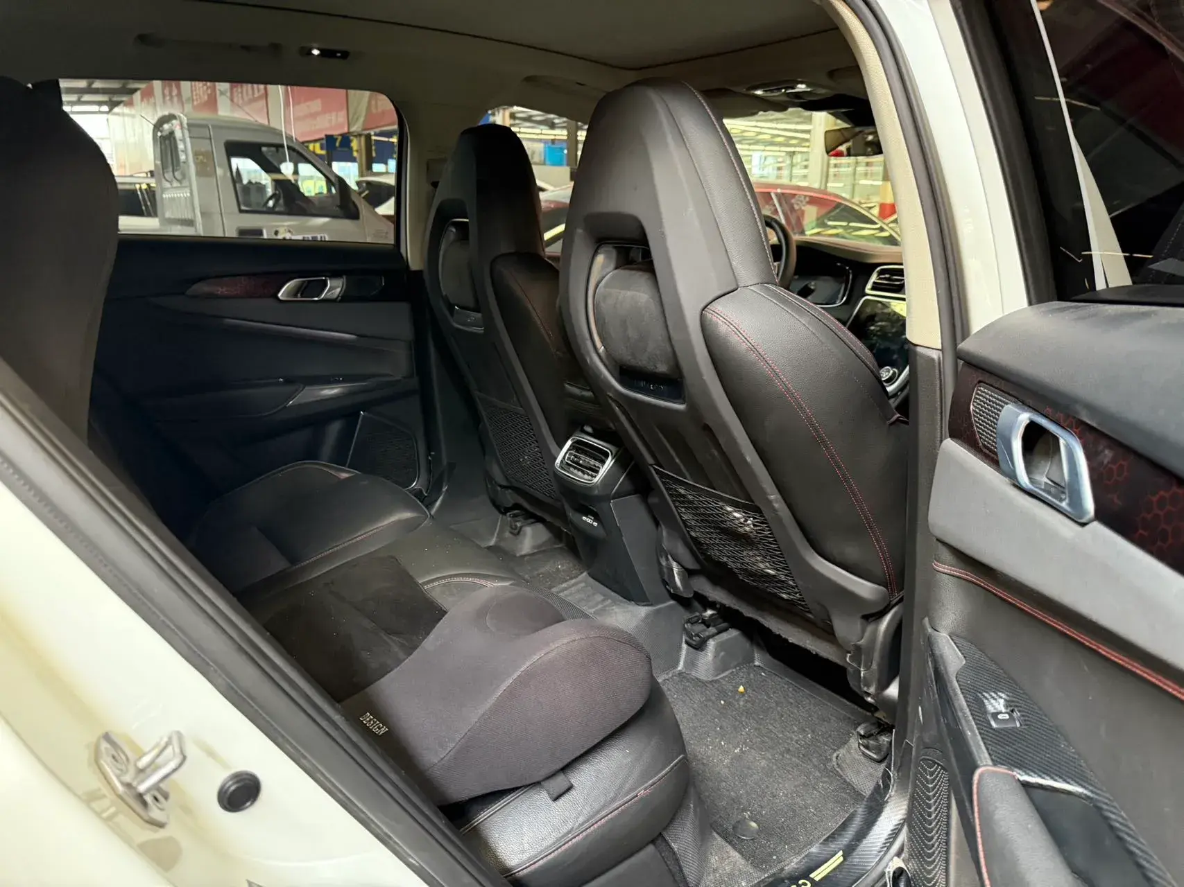 2019 LYNK&CO 01 thumbnail 4