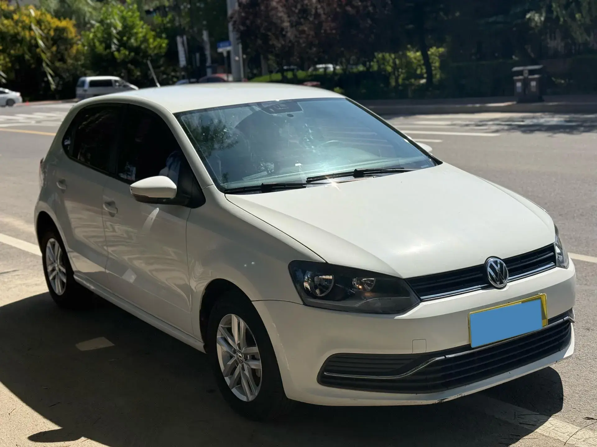 2016 VOLKSWAGEN POLO thumbnail 2