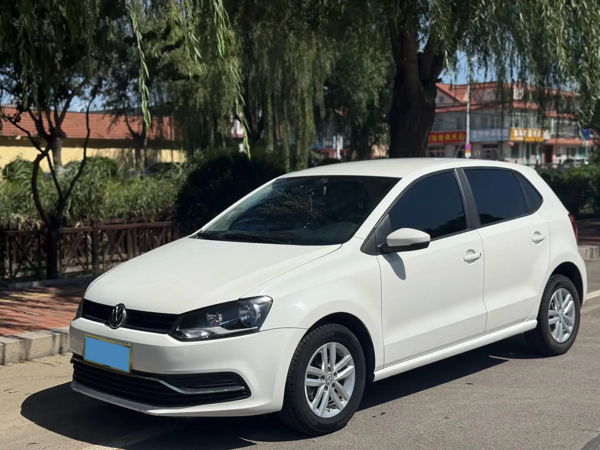 2016 VOLKSWAGEN POLO view 1