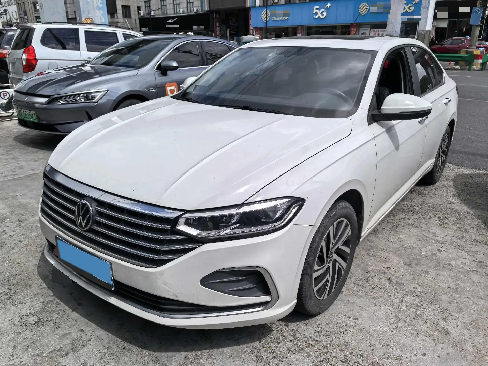 2023 VOLKSWAGEN LAVIDA view 1