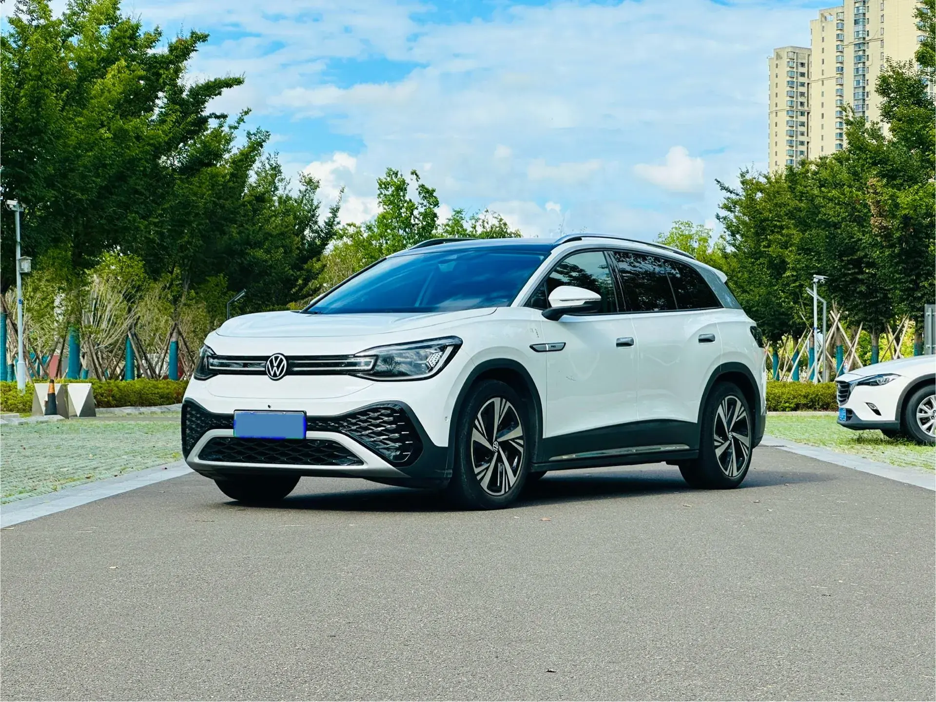 2022 VOLKSWAGEN ID.6 view 1