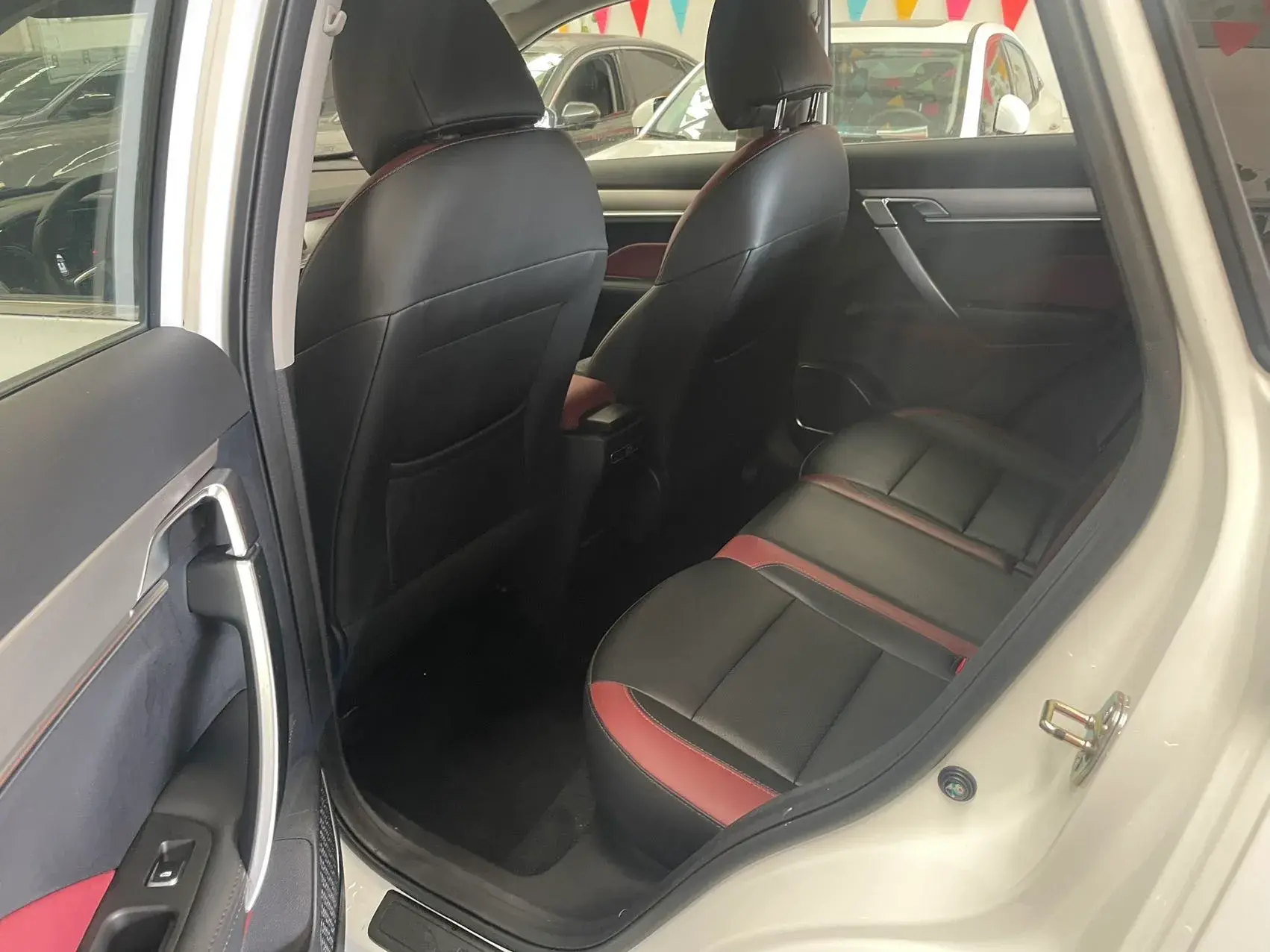 2021 GEELY COOLRAY thumbnail 4