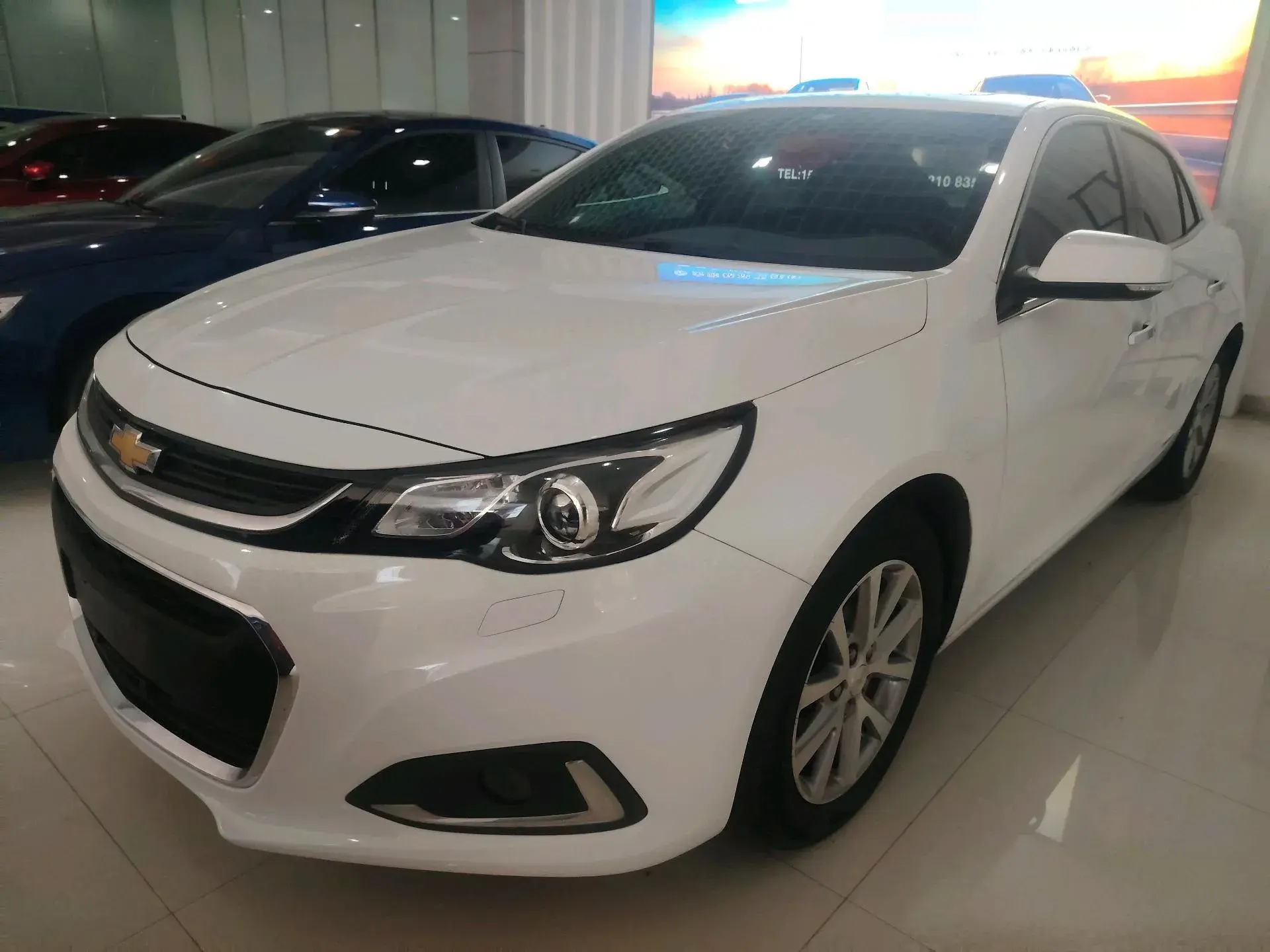 2018 CHEVROLET MALIBU view 1