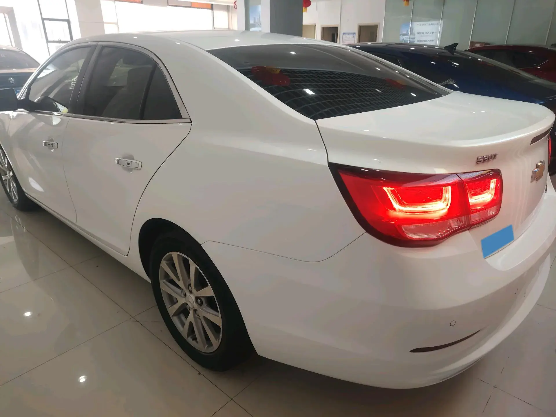 2018 CHEVROLET MALIBU thumbnail 4