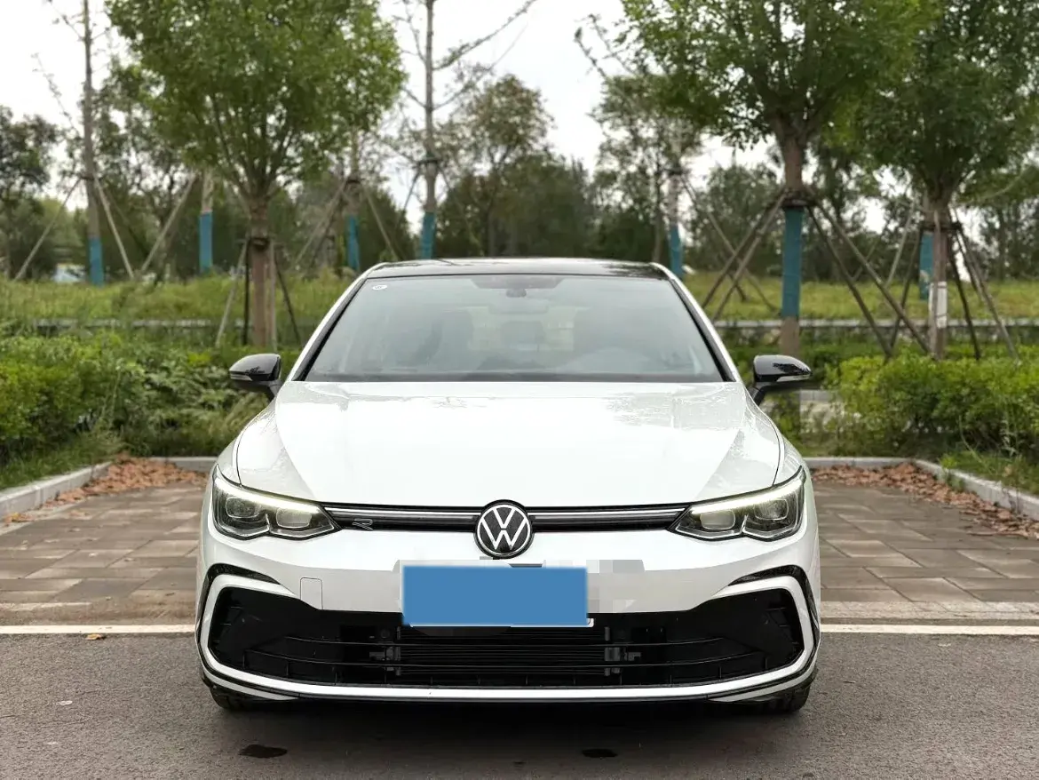 2023 VOLKSWAGEN GOLF thumbnail 2