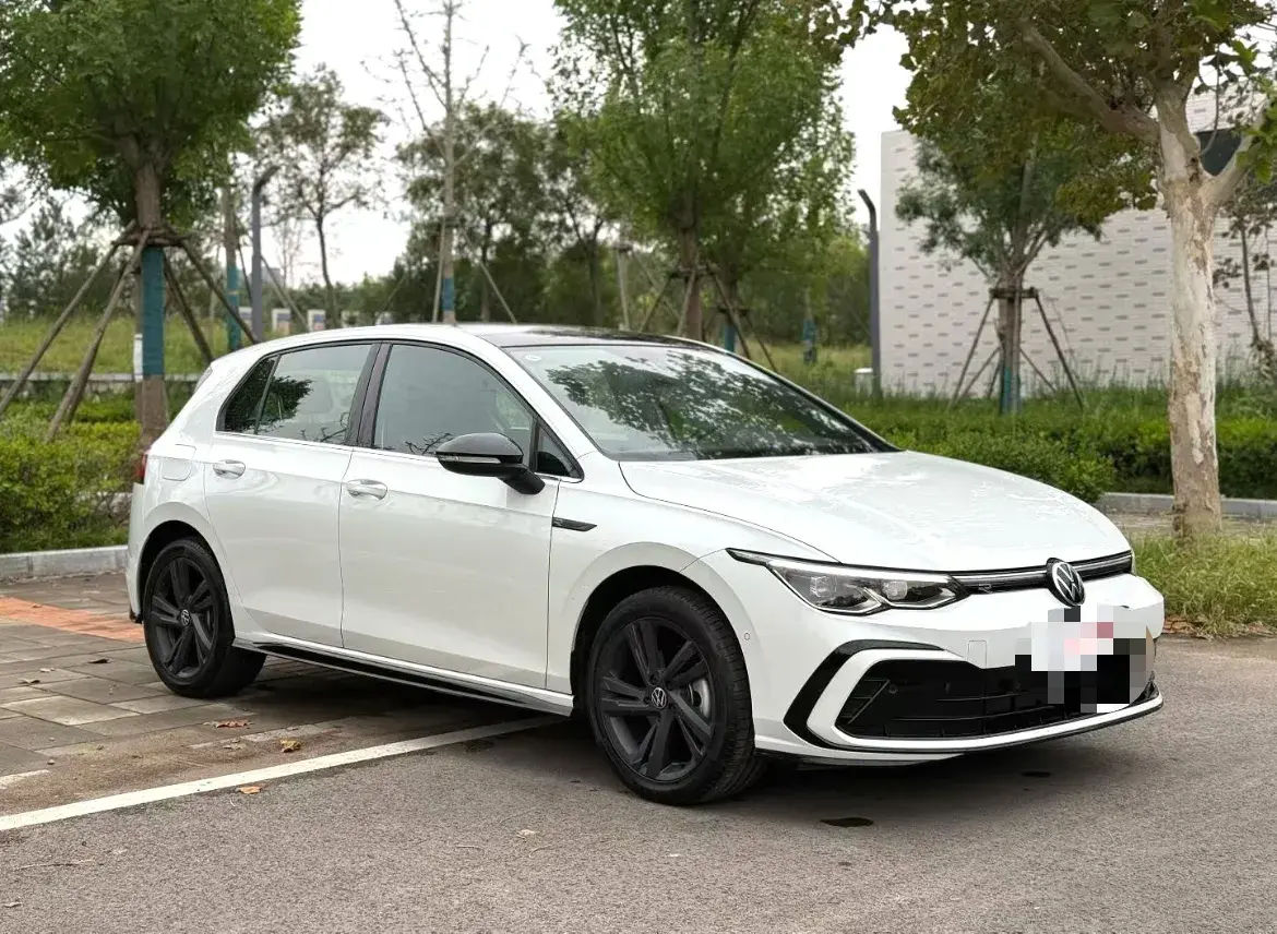 2023 VOLKSWAGEN GOLF thumbnail 3