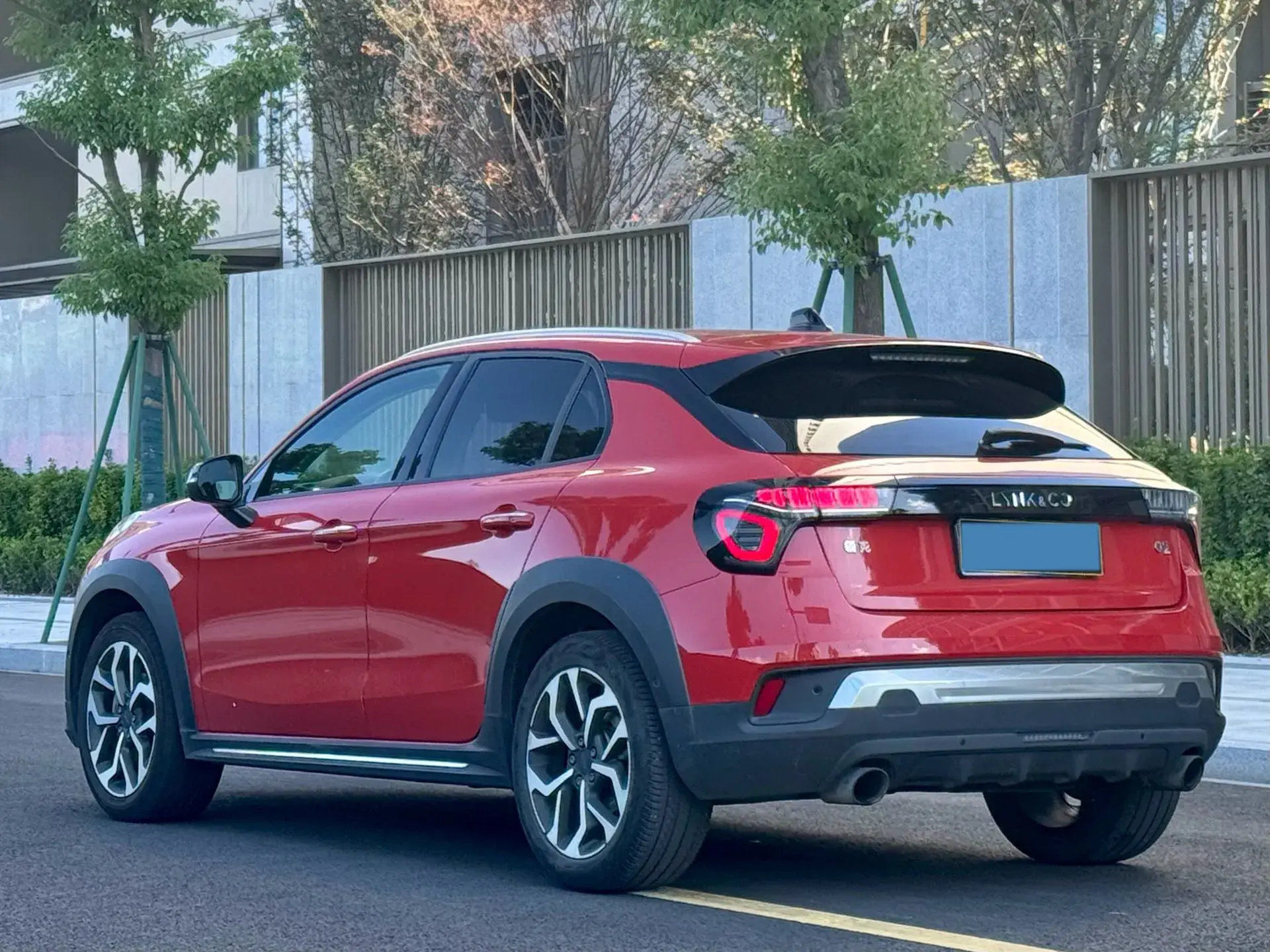 2019 LYNK&CO 02 thumbnail 3
