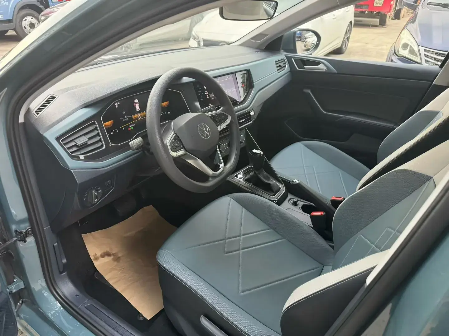 2023 VOLKSWAGEN LAVIDA thumbnail 2