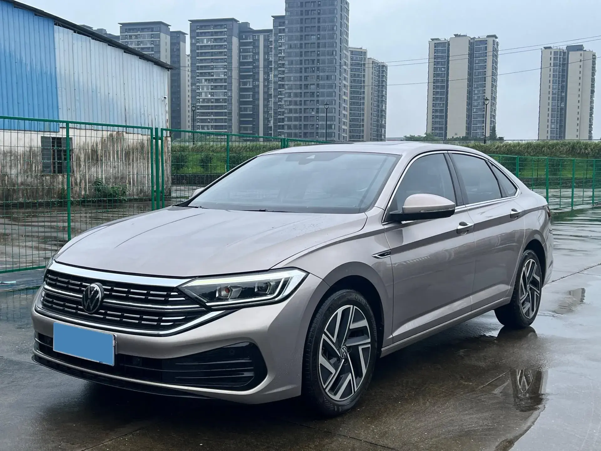 2023 VOLKSWAGEN SAGITAR view 1