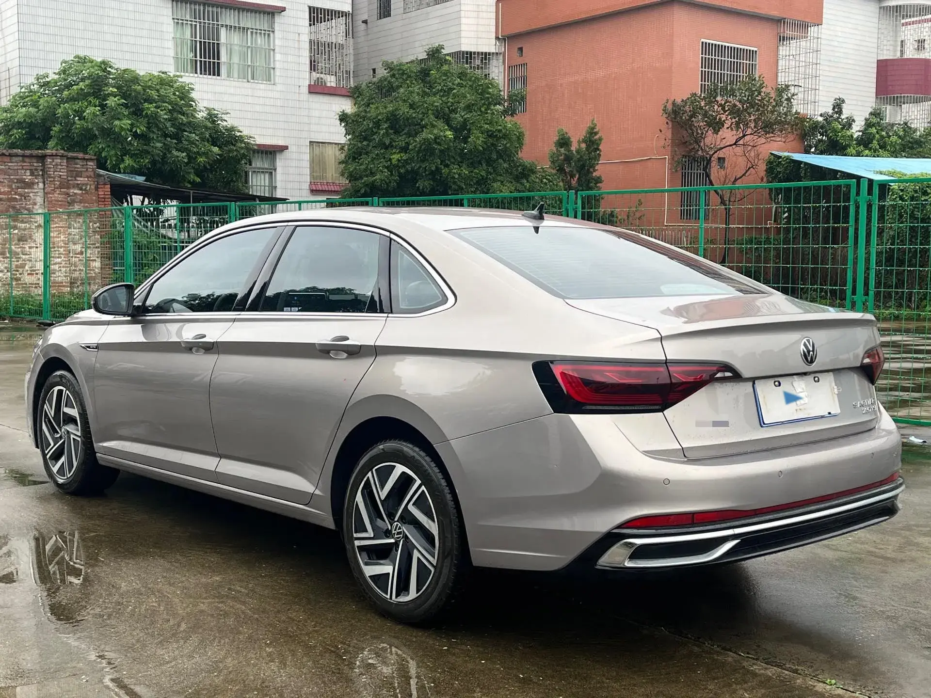 2023 VOLKSWAGEN SAGITAR thumbnail 3