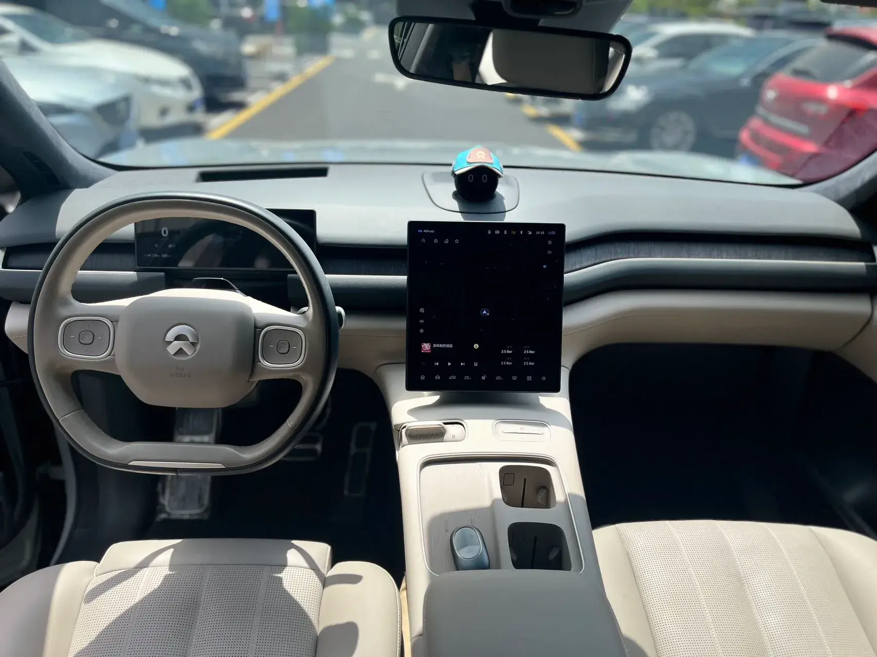 2023 NIO ES8 thumbnail 4