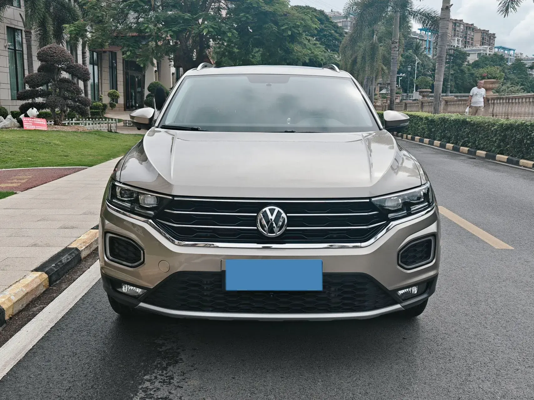 2020 VOLKSWAGEN T-ROC thumbnail 2