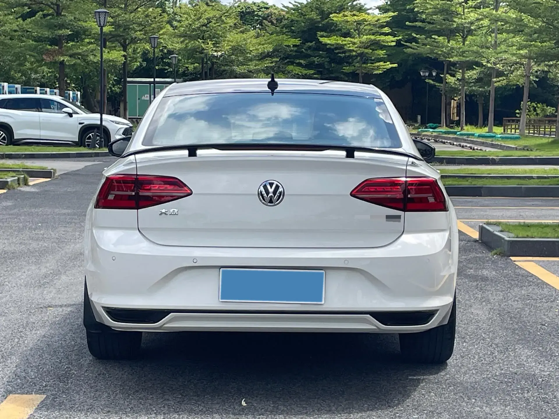 2021 VOLKSWAGEN LAMANDO thumbnail 4