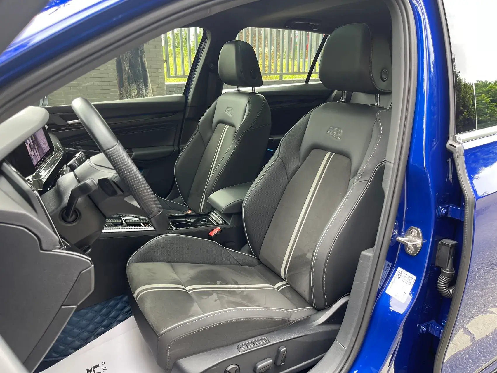 2021 VOLKSWAGEN GOLF thumbnail 4