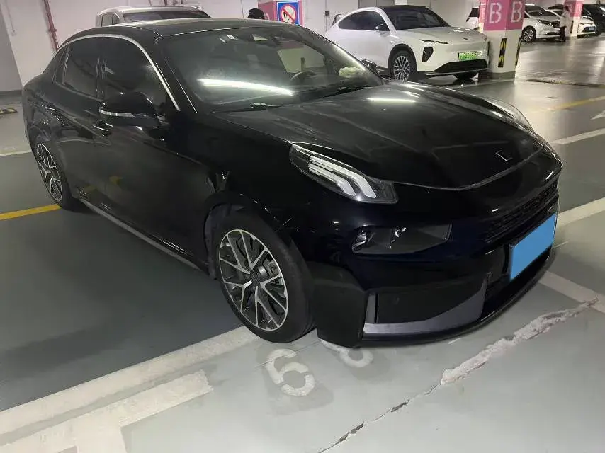 2019 LYNK&CO 03 thumbnail 3