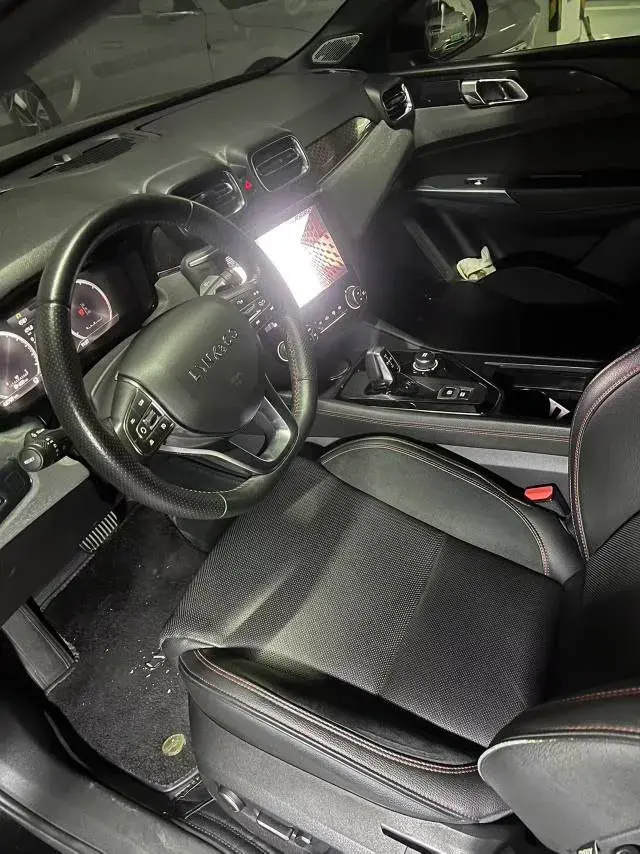 2019 LYNK&CO 03 thumbnail 4