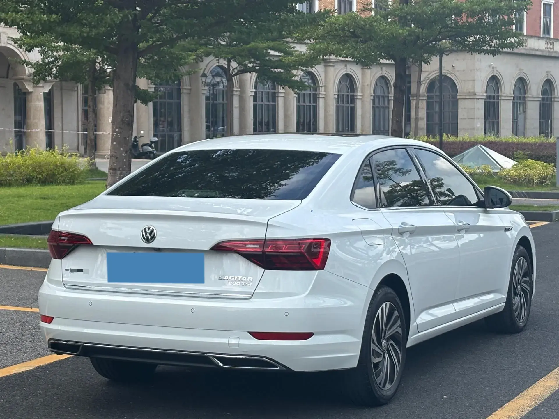 2020 VOLKSWAGEN SAGITAR thumbnail 3