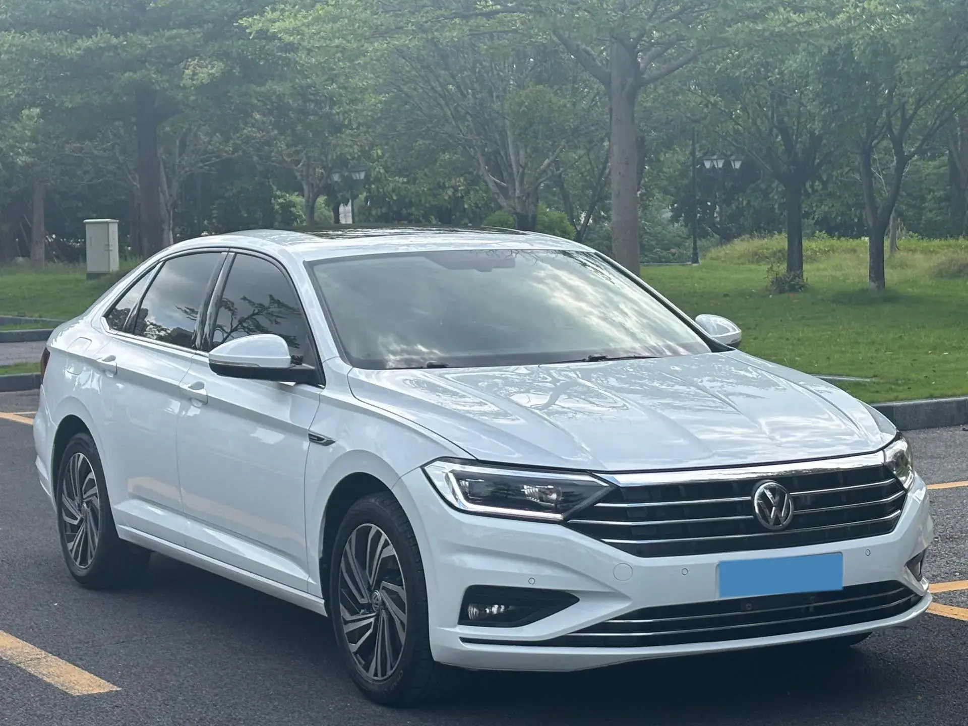 2020 VOLKSWAGEN SAGITAR thumbnail 4