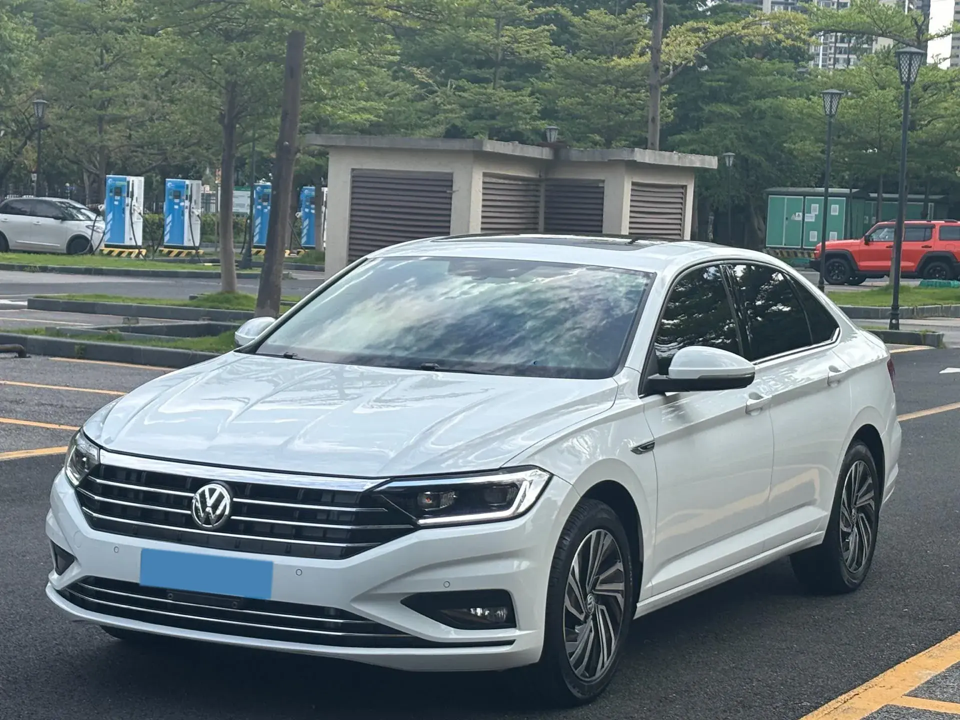 2020 VOLKSWAGEN SAGITAR view 1