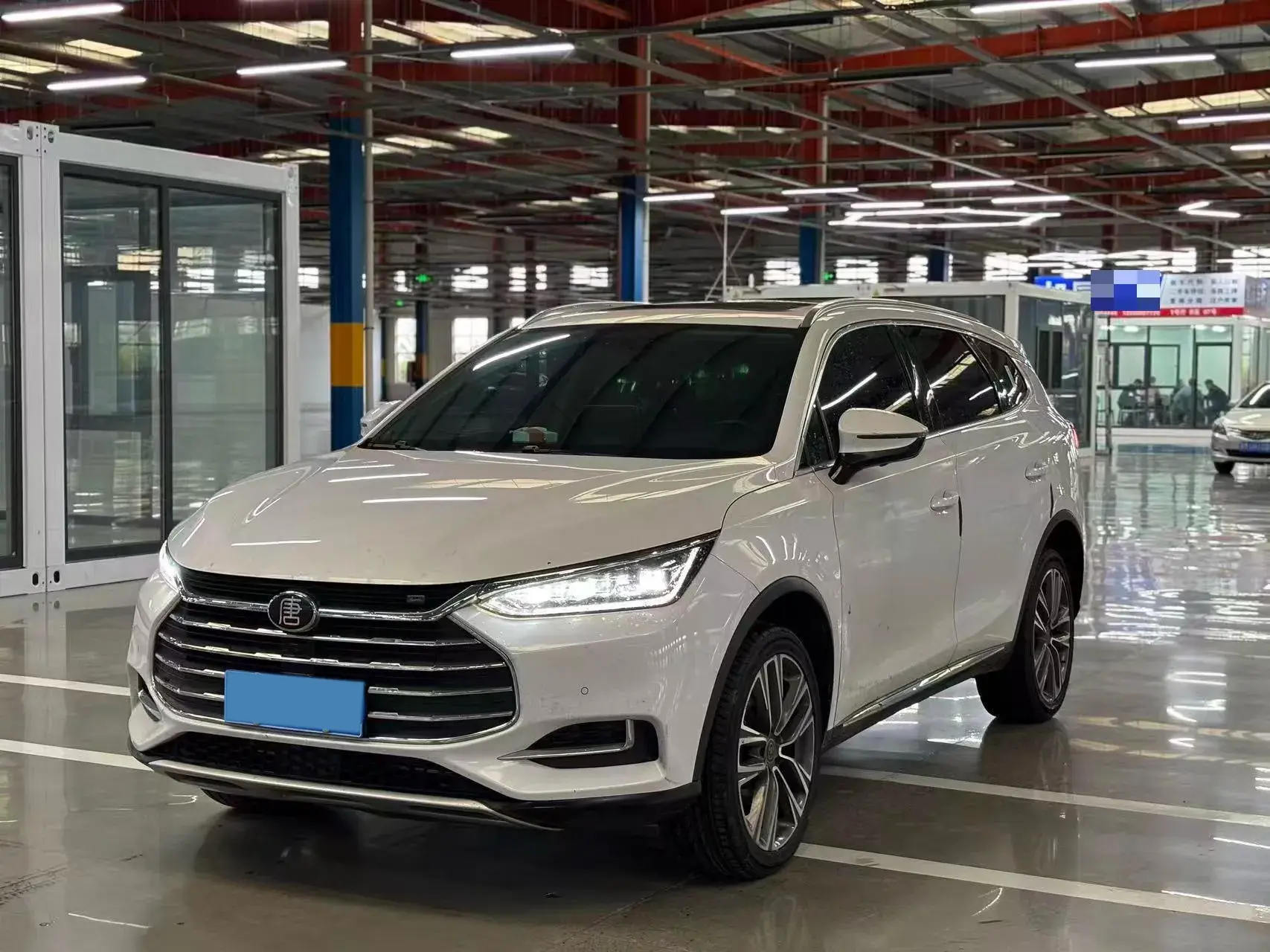 2019 BYD TANG view 1
