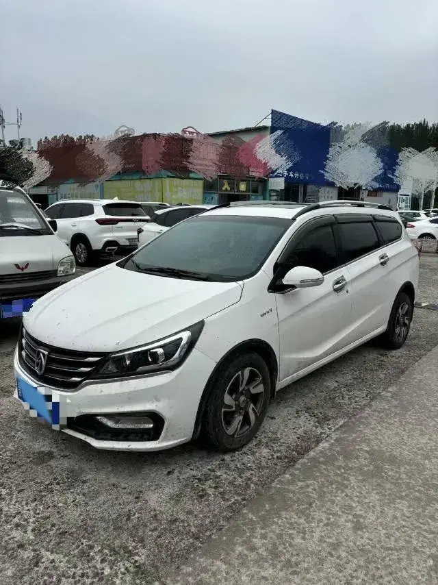 2017 BAOJUN 310W view 1
