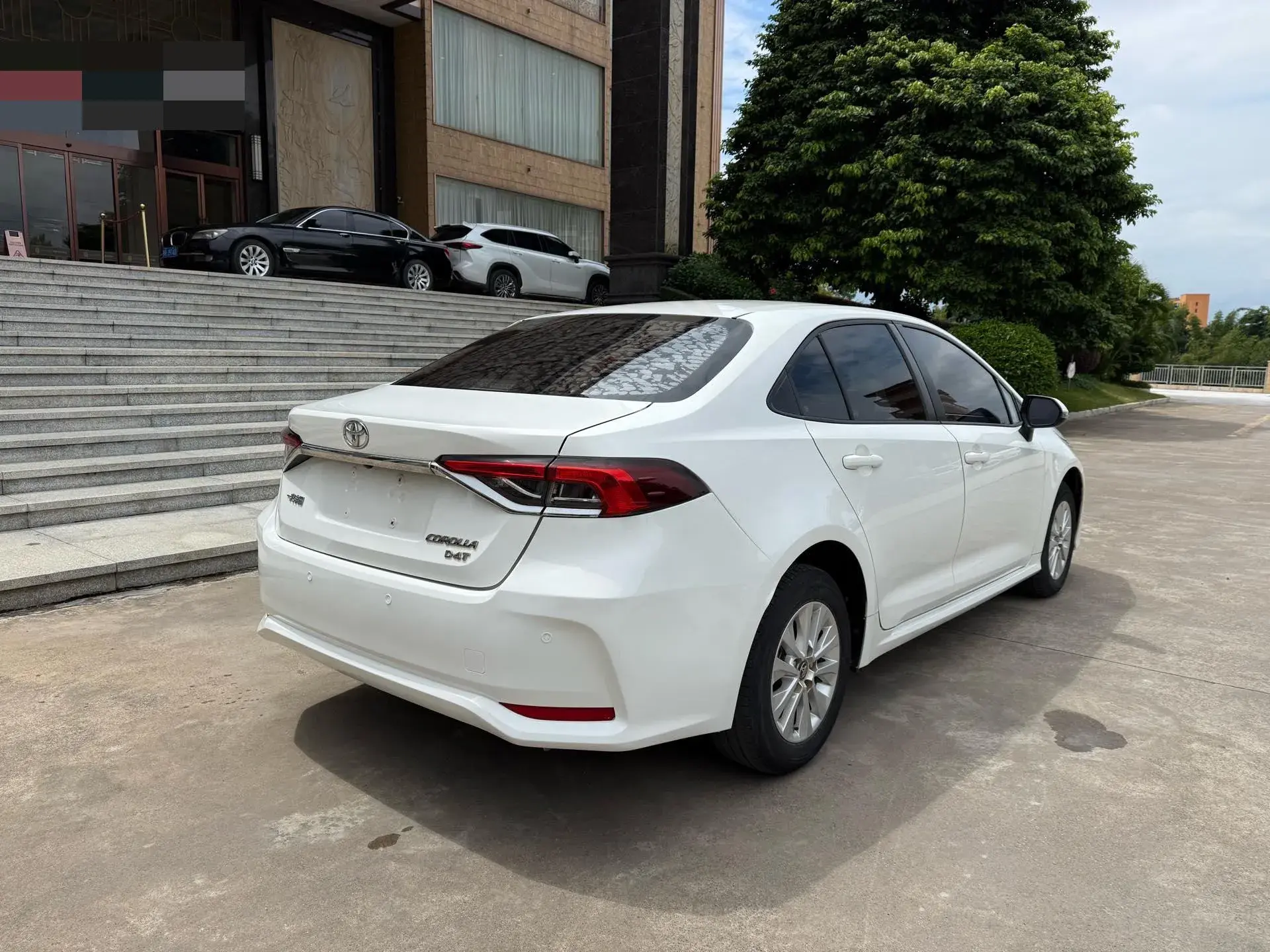2019 TOYOTA COROLLA thumbnail 4