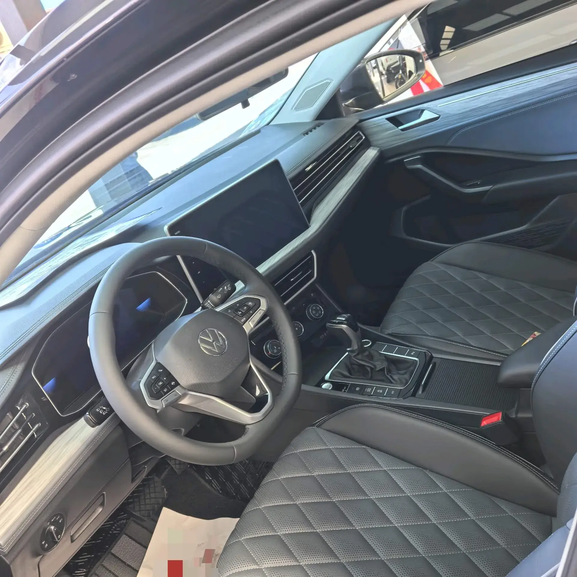 2023 VOLKSWAGEN SAGITAR thumbnail 4