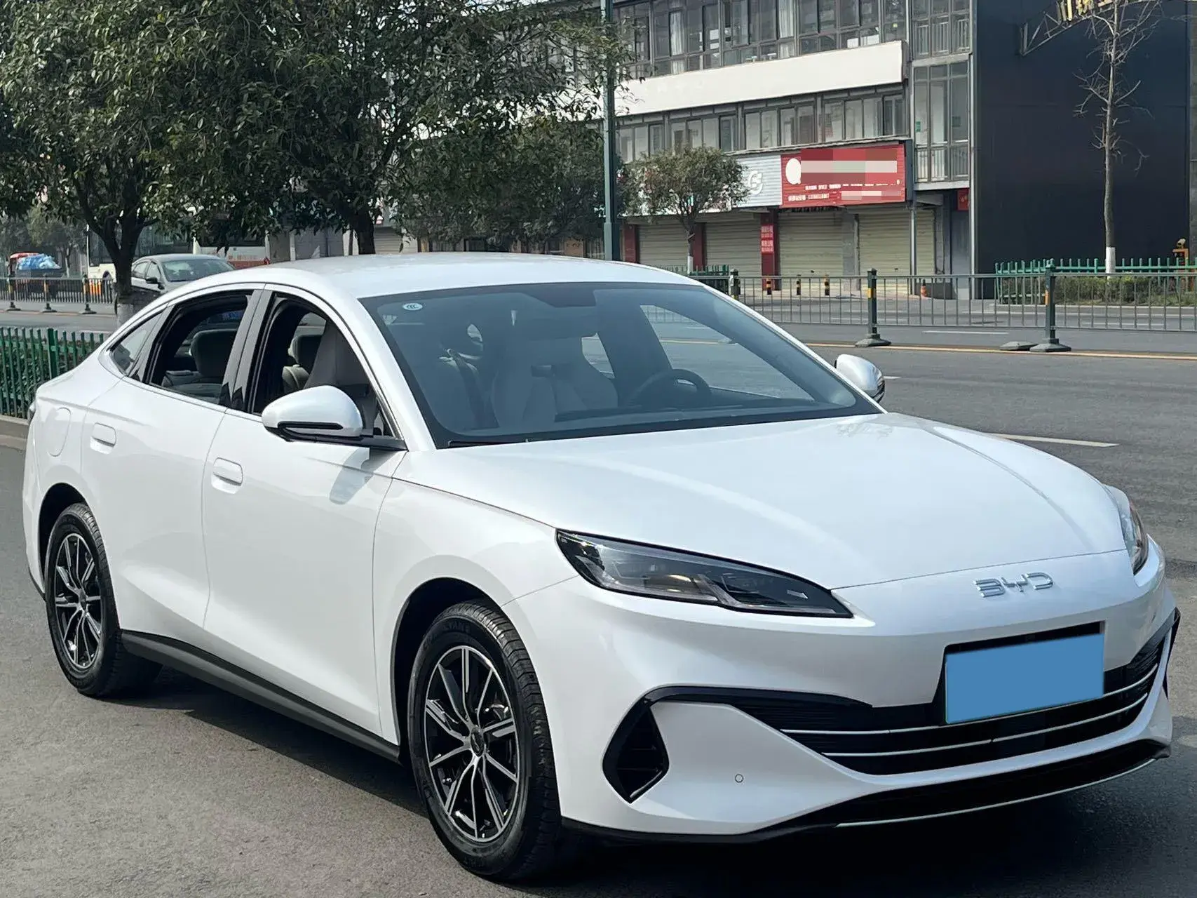 2024 BYD SEAL thumbnail 3