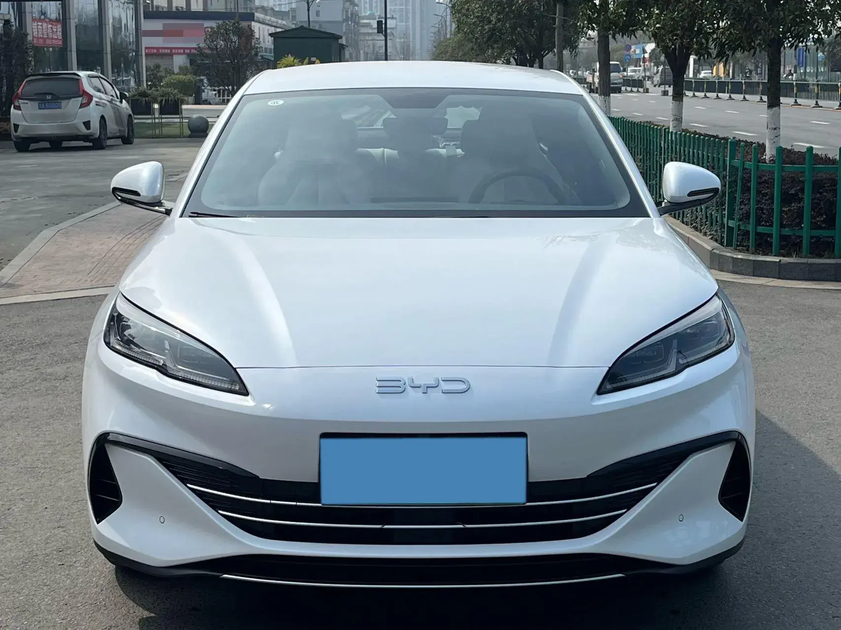 2024 BYD SEAL thumbnail 2