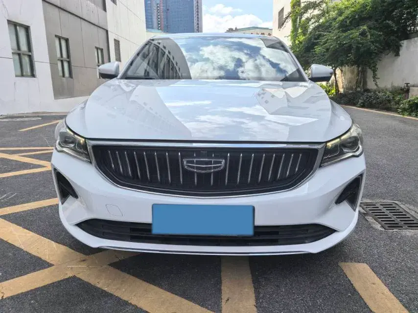 2022 GEELY EMGRAND thumbnail 2