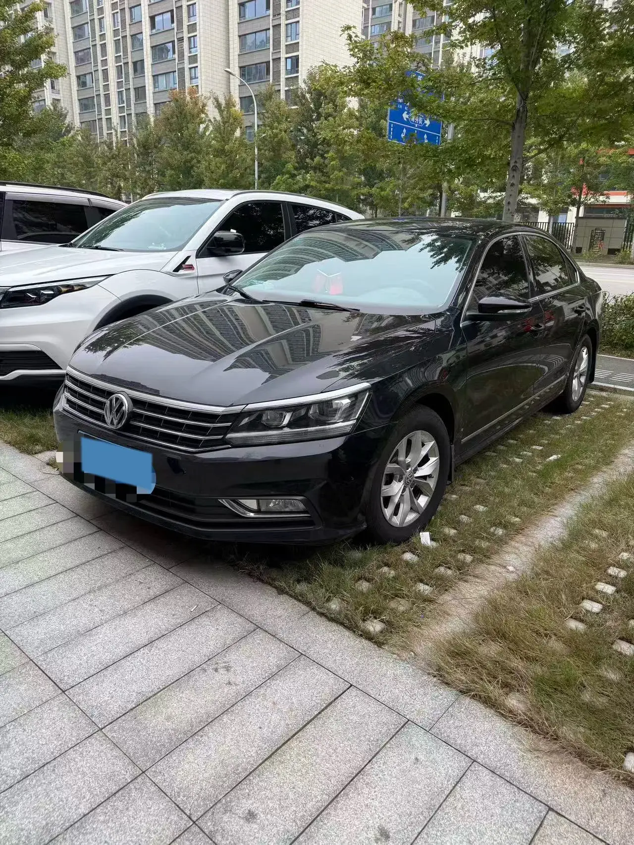 2017 VOLKSWAGEN PASSAT view 1