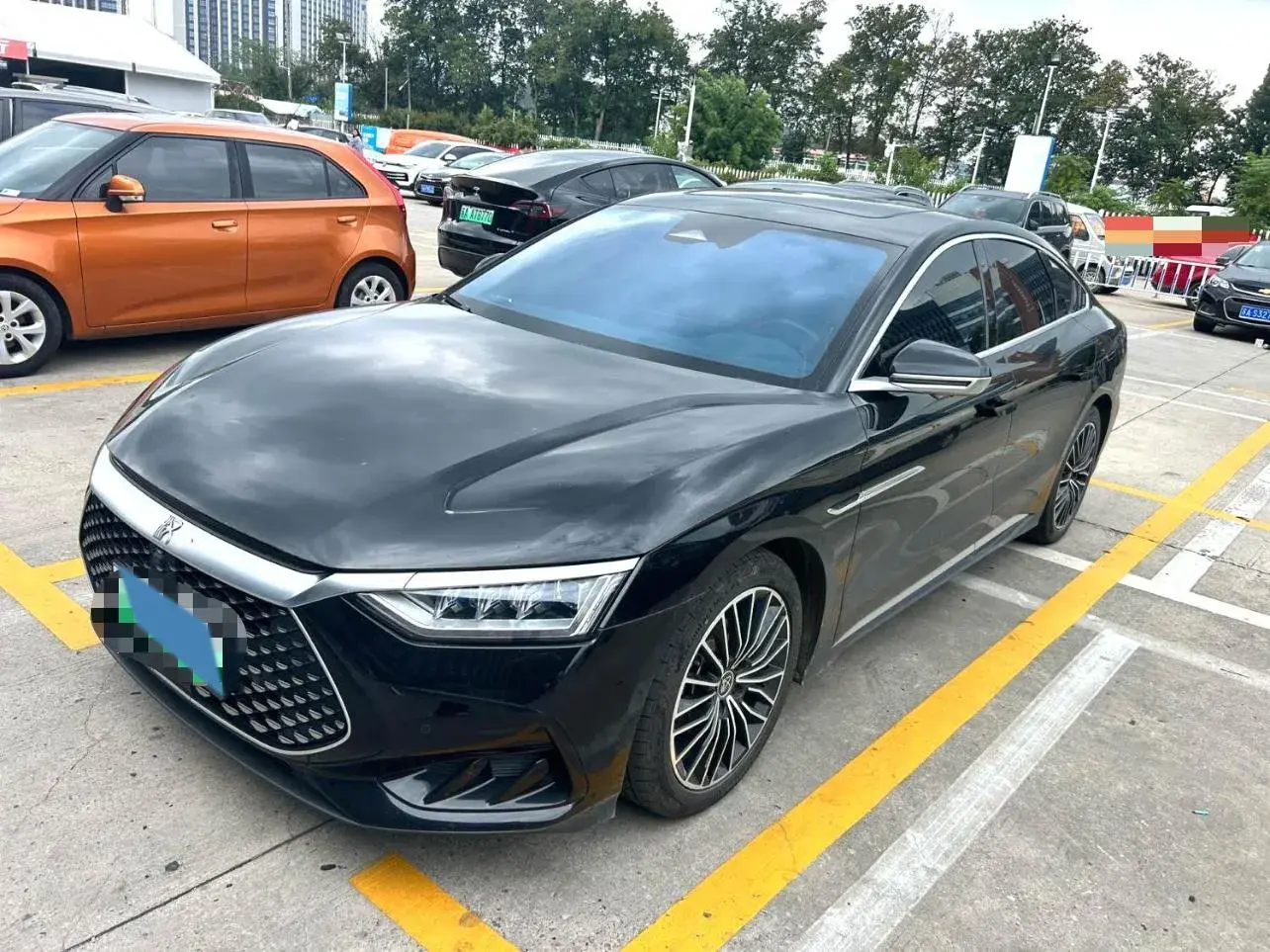 2022 BYD HAN view 1
