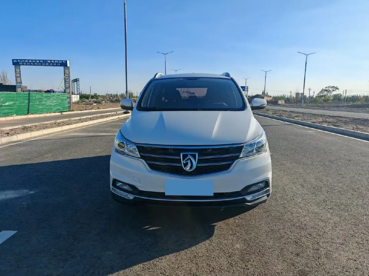 2021 BaoJun 730 1.5T 147HP L4 6MT,autocango,china used car exporter,china ev exporter,chinese used car exporter,chinese used ev exporter