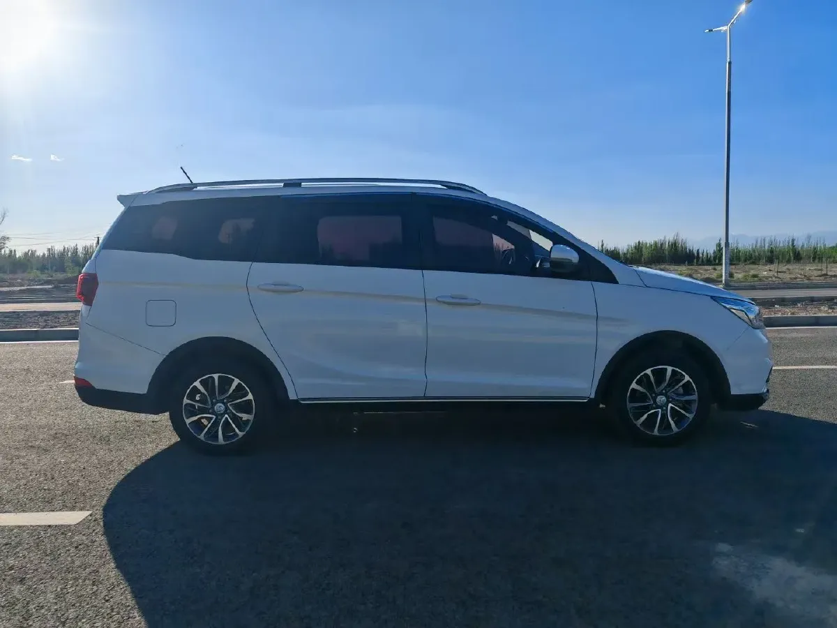 2021 BaoJun 730 1.5T 147HP L4 6MT,autocango,china used car exporter,china ev exporter,chinese used car exporter,chinese used ev exporter