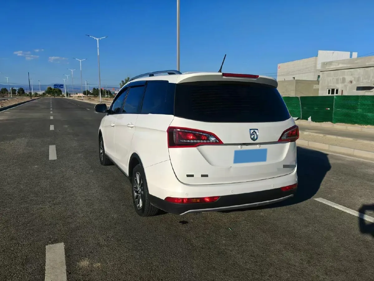 2021 BaoJun 730 1.5T 147HP L4 6MT,autocango,china used car exporter,china ev exporter,chinese used car exporter,chinese used ev exporter