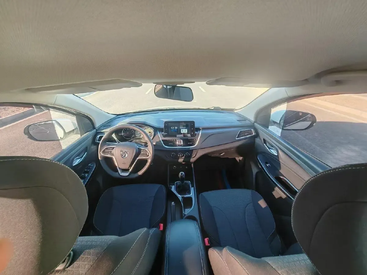 2021 BaoJun 730 1.5T 147HP L4 6MT,autocango,china used car exporter,china ev exporter,chinese used car exporter,chinese used ev exporter