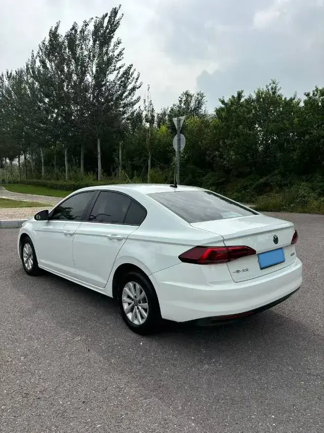 2021 VOLKSWAGEN BORA thumbnail 4