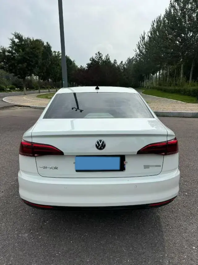 2021 VOLKSWAGEN BORA thumbnail 3