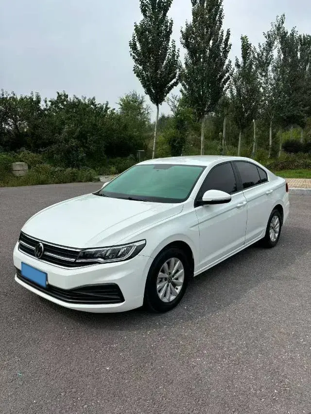 2021 VOLKSWAGEN BORA view 1