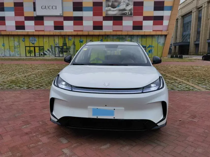 2025 ARCFOX T1 thumbnail 2