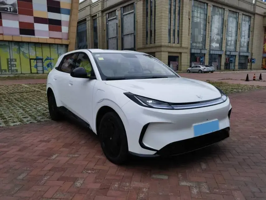 2025 ARCFOX T1 thumbnail 3