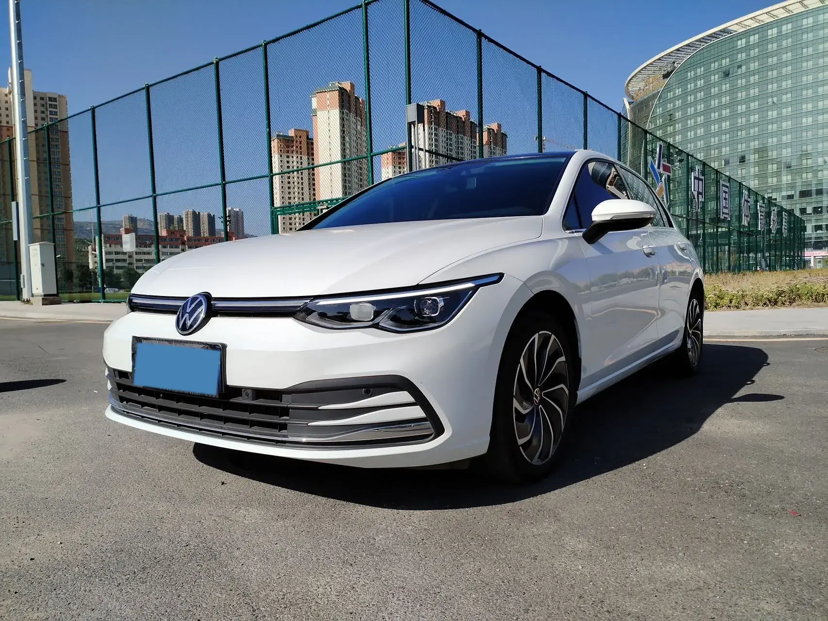 2023 VOLKSWAGEN GOLF view 1