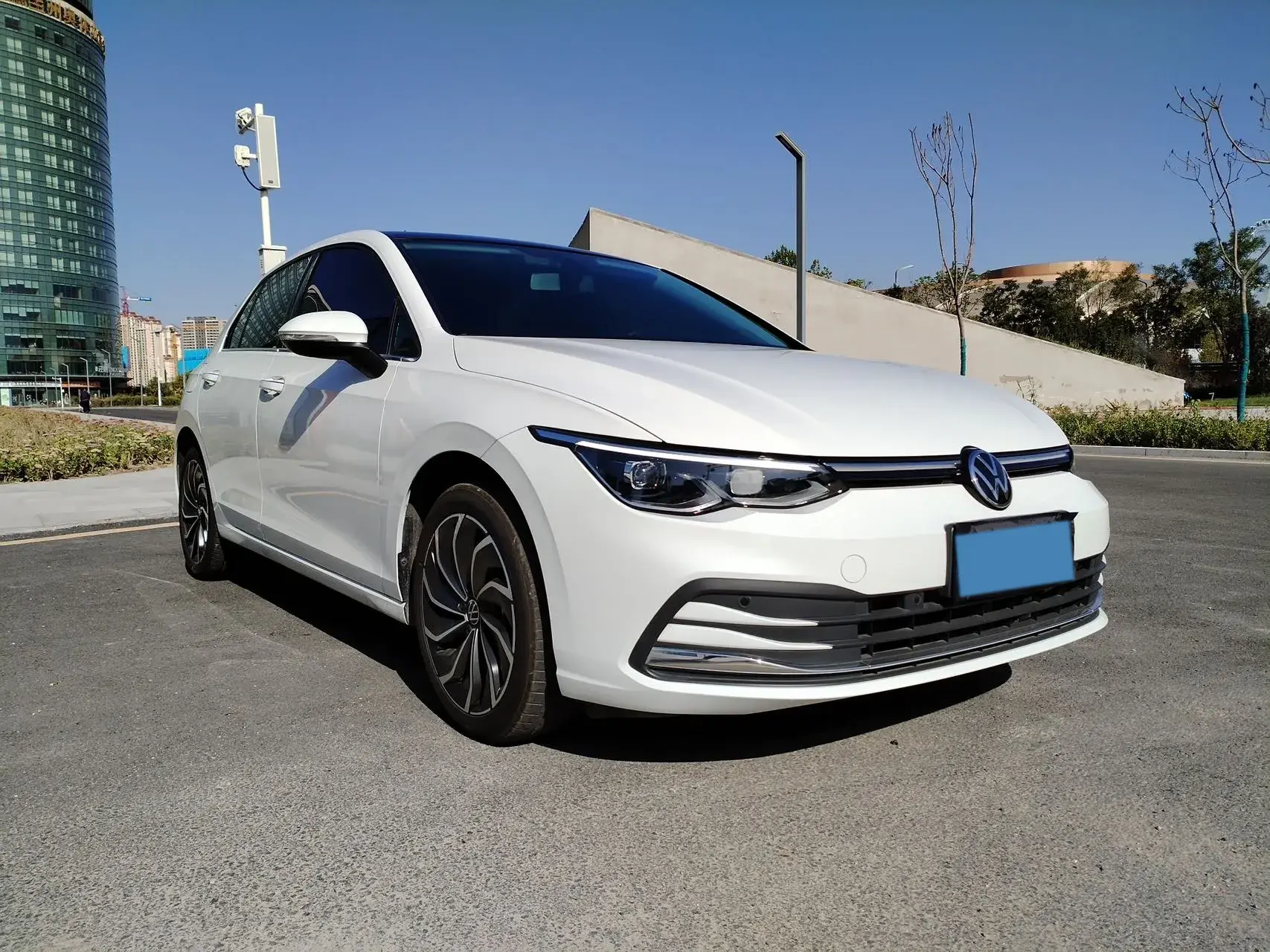 2023 VOLKSWAGEN GOLF thumbnail 2