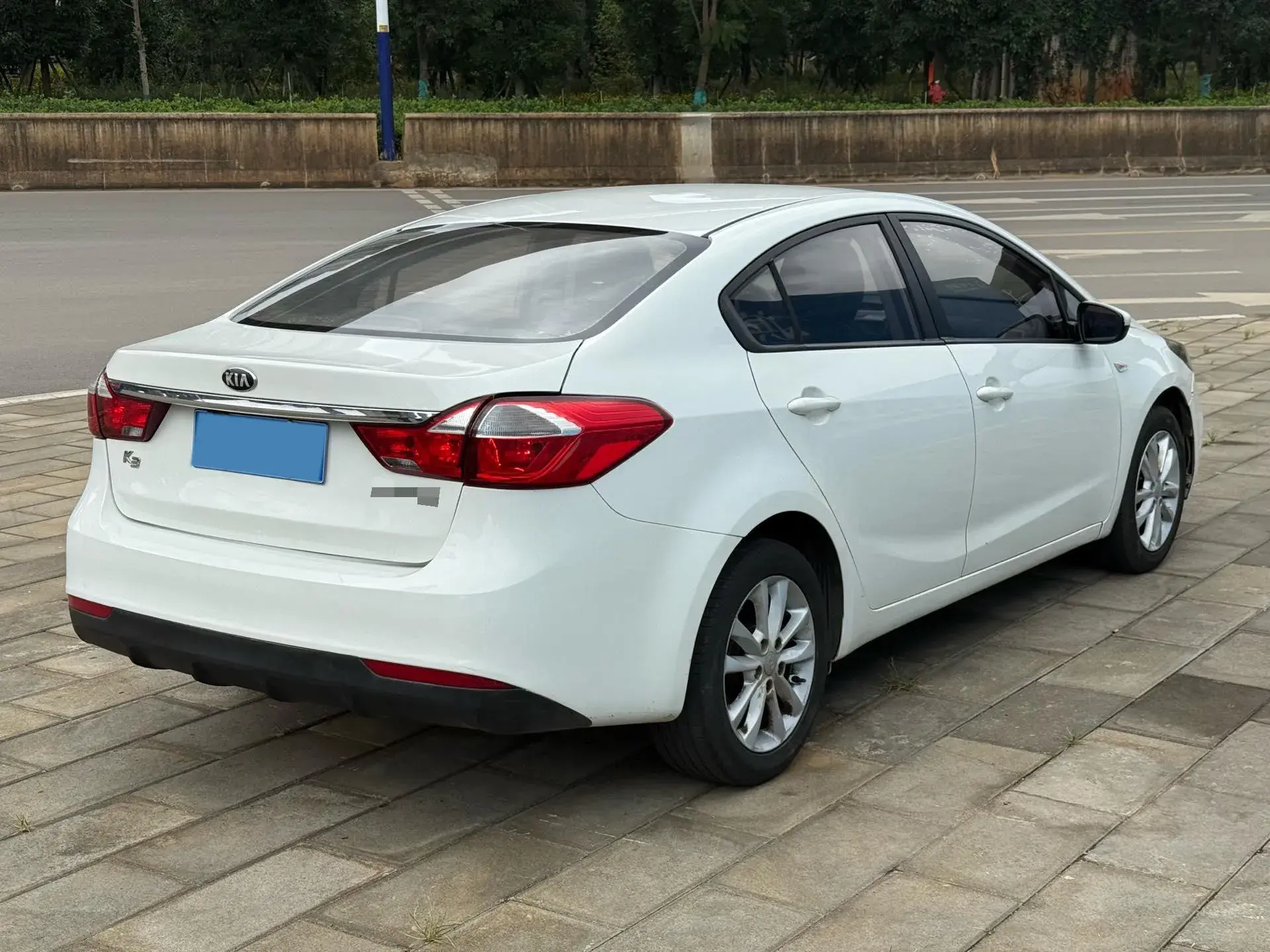 2017 KIA K3 thumbnail 4