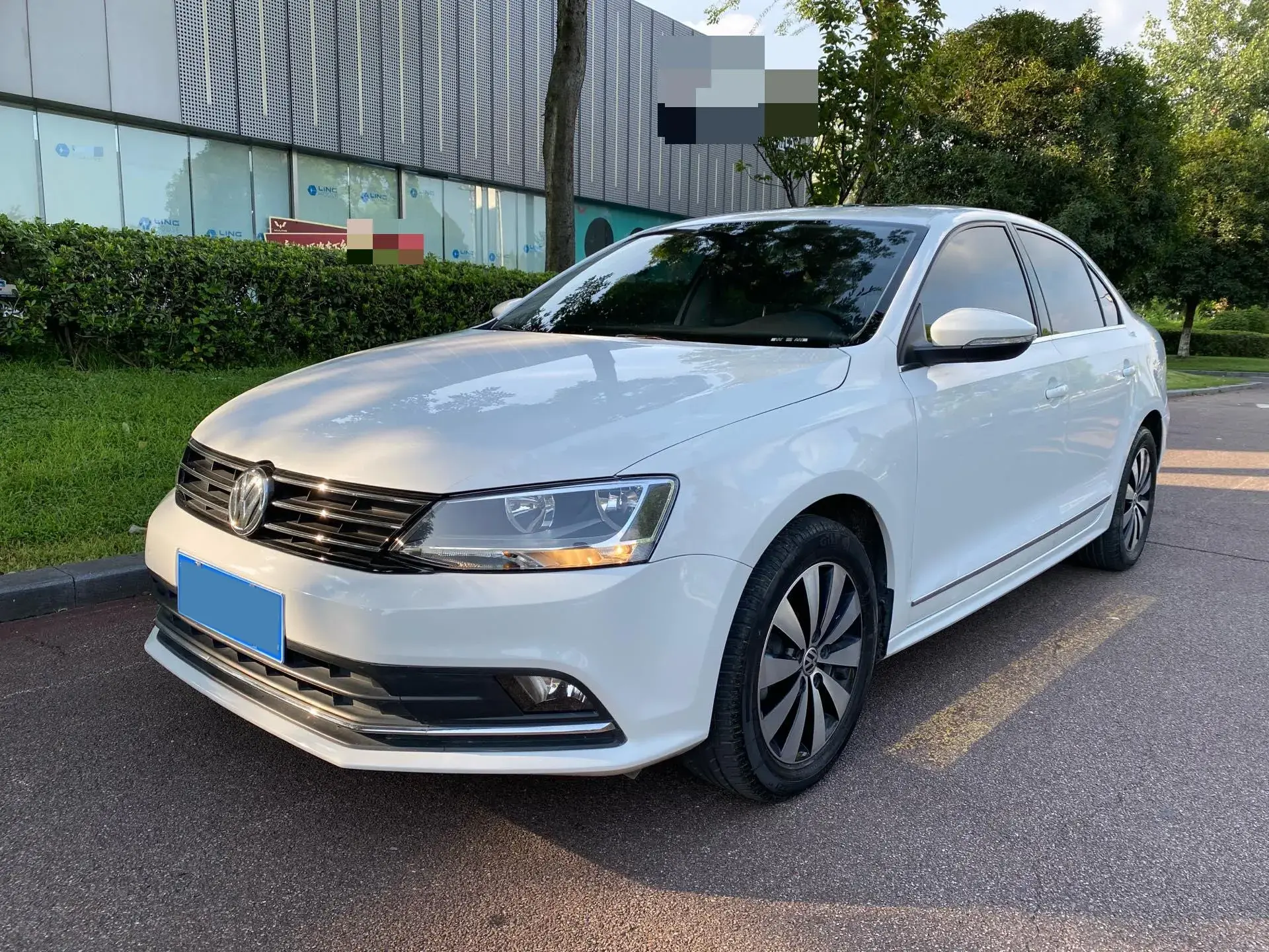 2018 VOLKSWAGEN SAGITAR view 1