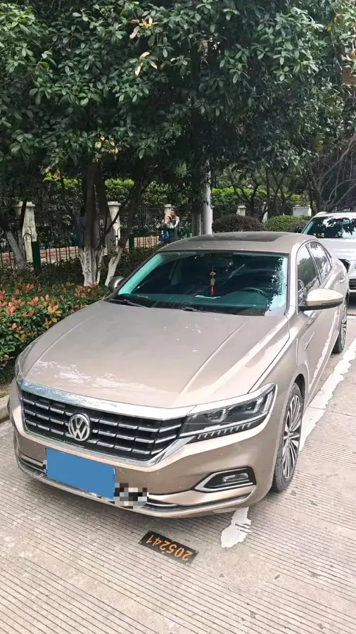 2019 Volkswagen Passat 2.0T 186HP L4 7DCT