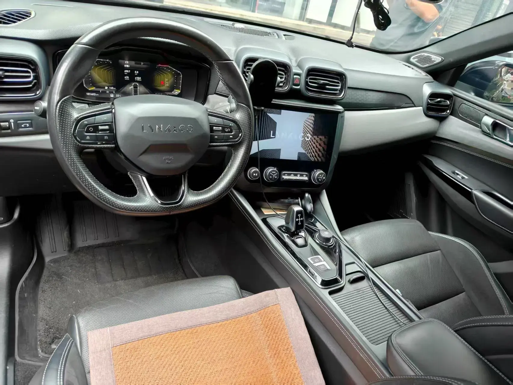 2022 LYNK&CO 03 thumbnail 4