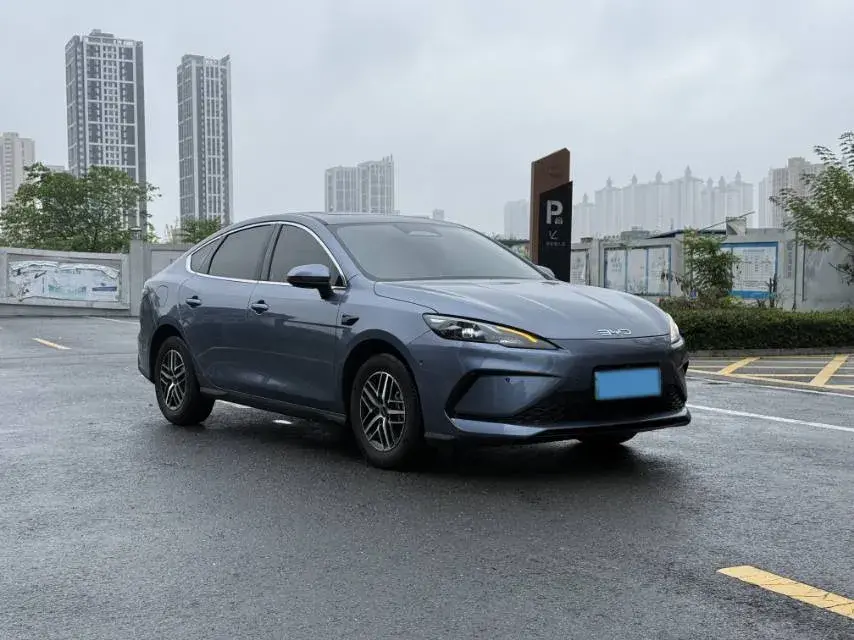 2025 BYD SEAL05 thumbnail 3